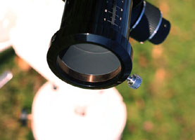 В фокусере есть такая же обжимная медная пластина.